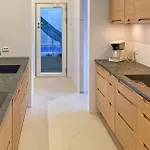 8 Bedroom Lovely In *