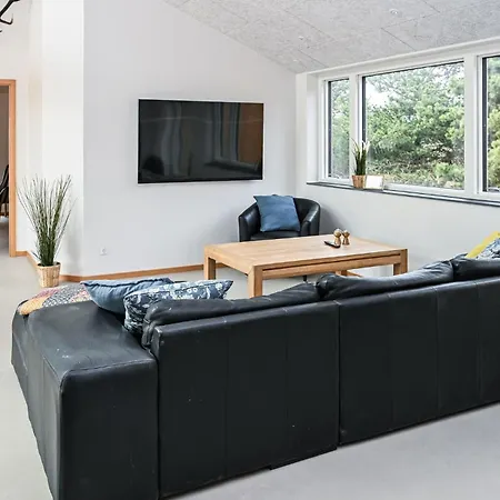 Vakantiehuis 8 Bedroom Lovely In Vejers Strand